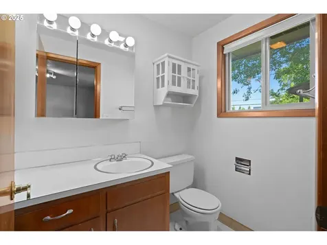 4268 Ward Drive NE Salem OR 97305
