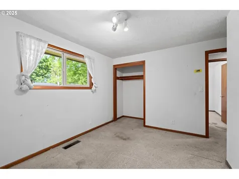 4268 Ward Drive NE Salem OR 97305