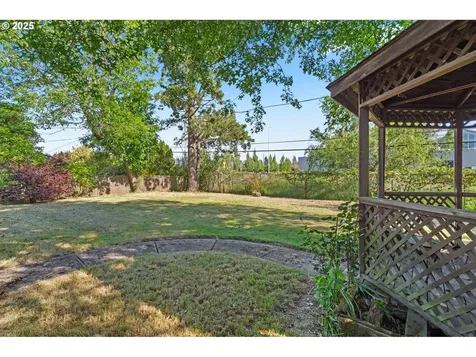 4268 Ward Drive NE Salem OR 97305