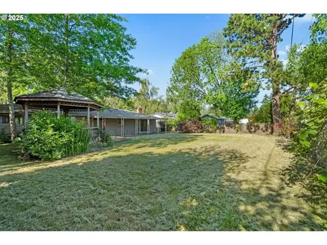 4268 Ward Drive NE Salem OR 97305