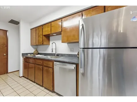 236 SW Collins Street Portland OR 97219