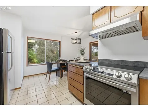 236 SW Collins Street Portland OR 97219