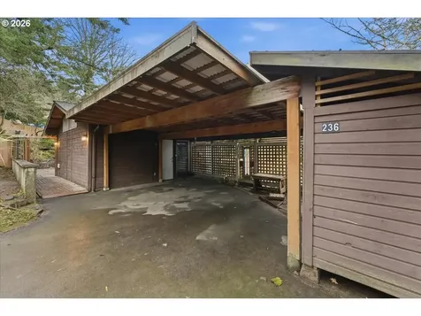 236 SW Collins Street Portland OR 97219