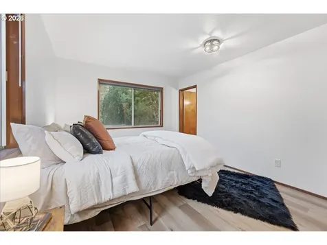 236 SW Collins Street Portland OR 97219