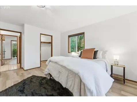 236 SW Collins Street Portland OR 97219