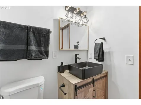 236 SW Collins Street Portland OR 97219
