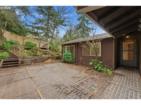236 SW Collins Street Portland OR 97219