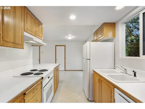 3829 SE 103rd Avenue Portland OR 97266