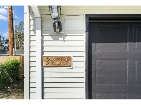 3829 SE 103rd Avenue Portland OR 97266