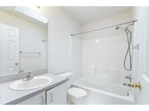 3829 SE 103rd Avenue Portland OR 97266