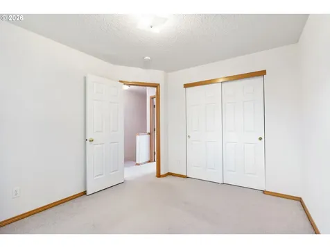 3829 SE 103rd Avenue Portland OR 97266