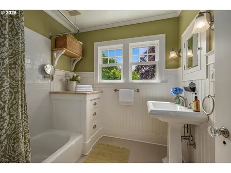 4063 NE 30th Avenue Portland OR 97212