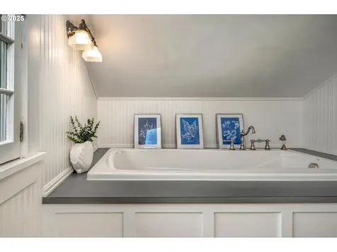 4063 NE 30th Avenue Portland OR 97212