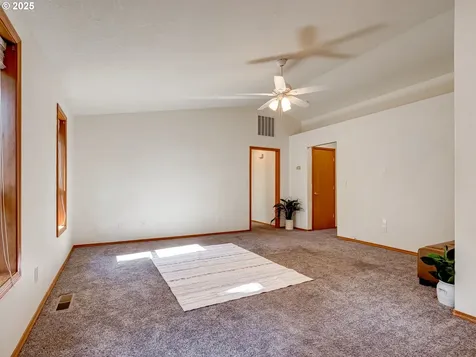 1065 Ridgefield Court Stayton OR 97383