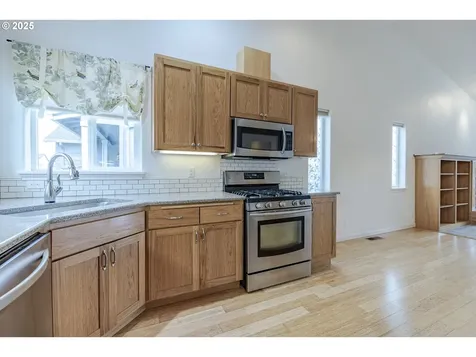 369 Camrin Loop Creswell OR 97426