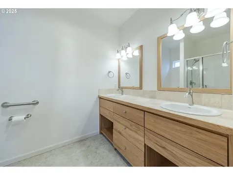 369 Camrin Loop Creswell OR 97426