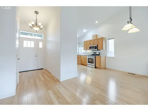 369 Camrin Loop Creswell OR 97426