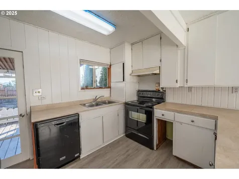 1808 Maple Street Myrtle Point OR 97458