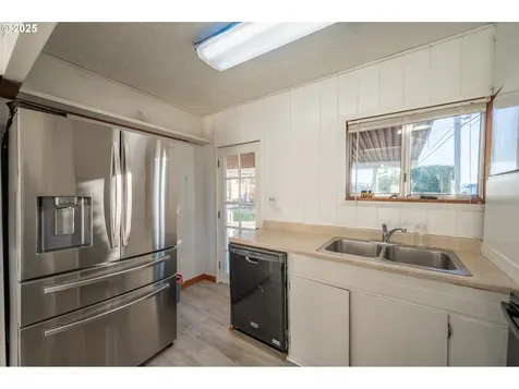 1808 Maple Street Myrtle Point OR 97458