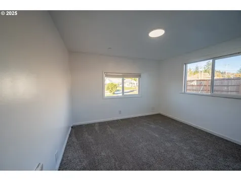 1808 Maple Street Myrtle Point OR 97458