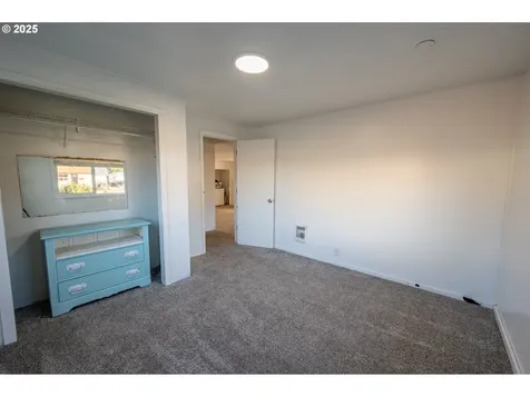 1808 Maple Street Myrtle Point OR 97458