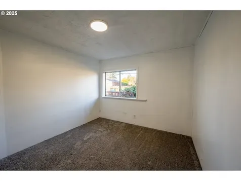 1808 Maple Street Myrtle Point OR 97458