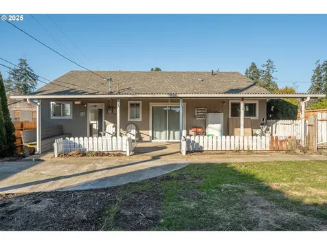 1808 Maple Street Myrtle Point OR 97458