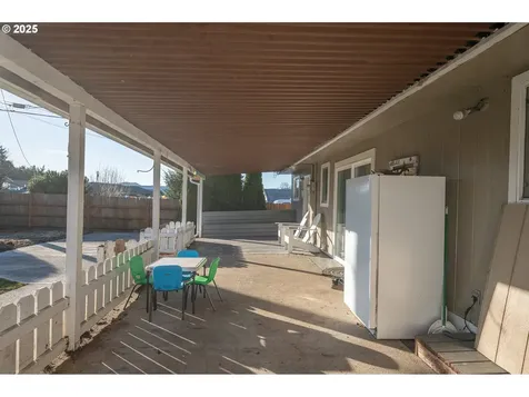 1808 Maple Street Myrtle Point OR 97458
