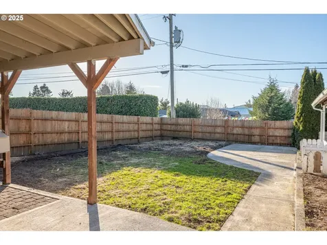 1808 Maple Street Myrtle Point OR 97458