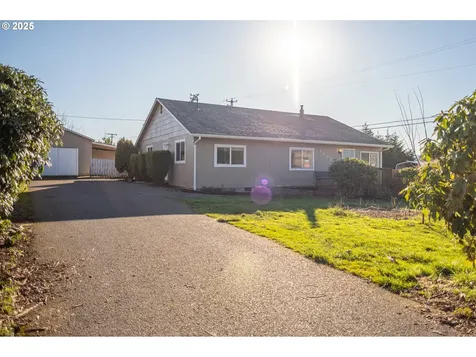 1808 Maple Street Myrtle Point OR 97458