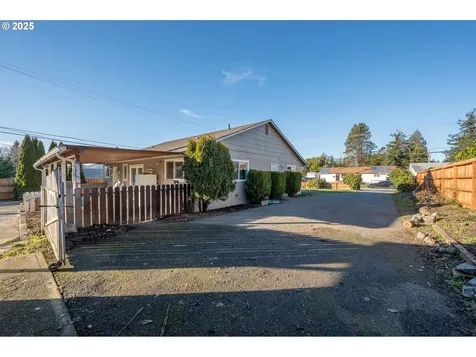 1808 Maple Street Myrtle Point OR 97458