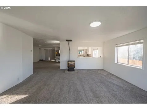 1808 Maple Street Myrtle Point OR 97458