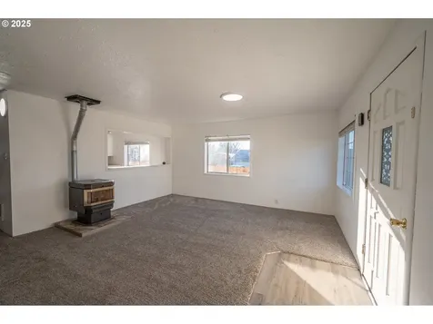 1808 Maple Street Myrtle Point OR 97458