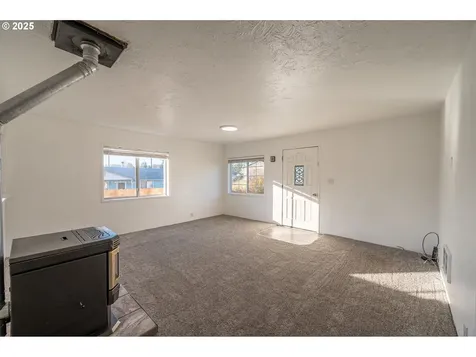 1808 Maple Street Myrtle Point OR 97458