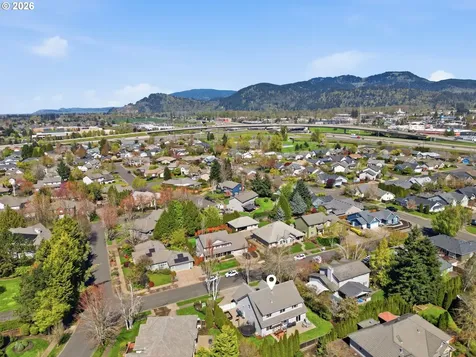 3424 Sussex Street Eugene OR 97401