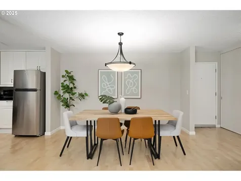 2393 SW Park Place Portland OR 97205