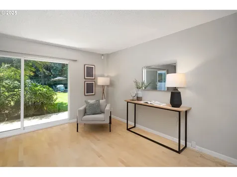 2393 SW Park Place Portland OR 97205