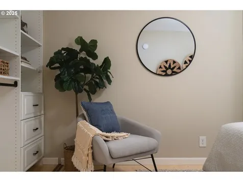2393 SW Park Place Portland OR 97205
