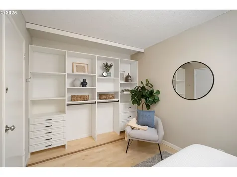 2393 SW Park Place Portland OR 97205