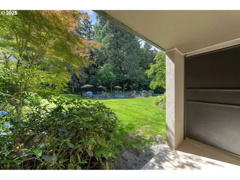 2393 SW Park Place Portland OR 97205