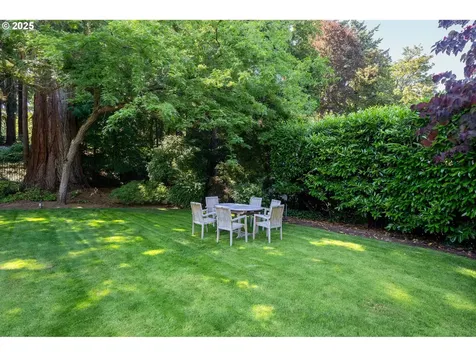 2393 SW Park Place Portland OR 97205