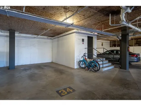 2393 SW Park Place Portland OR 97205