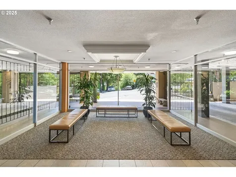 2393 SW Park Place Portland OR 97205
