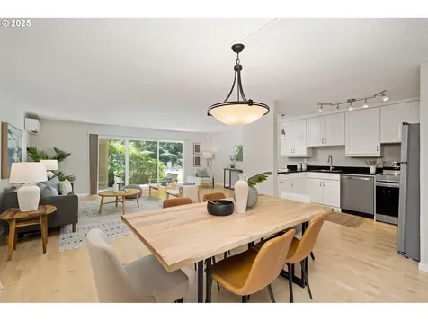 2393 SW Park Place Portland OR 97205