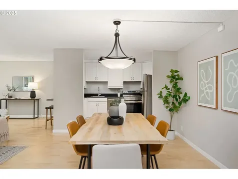 2393 SW Park Place Portland OR 97205