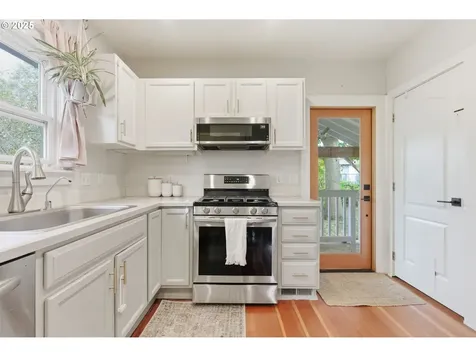 1503 NE Holman Street Portland OR 97211