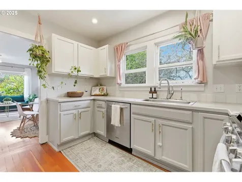 1503 NE Holman Street Portland OR 97211