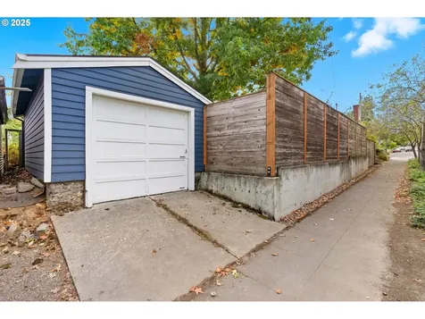 1503 NE Holman Street Portland OR 97211