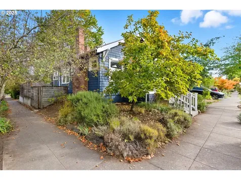 1503 NE Holman Street Portland OR 97211