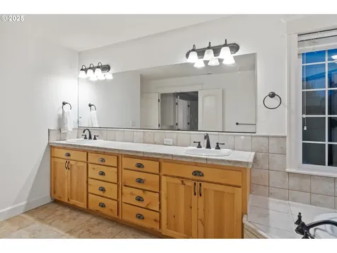 978 N Alder Street Canby OR 97013